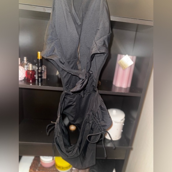 - CUPSHE Mesh Side Cutout Ruched Drawstring Monokini Swimsuit size Medium - Picture 11 of 15